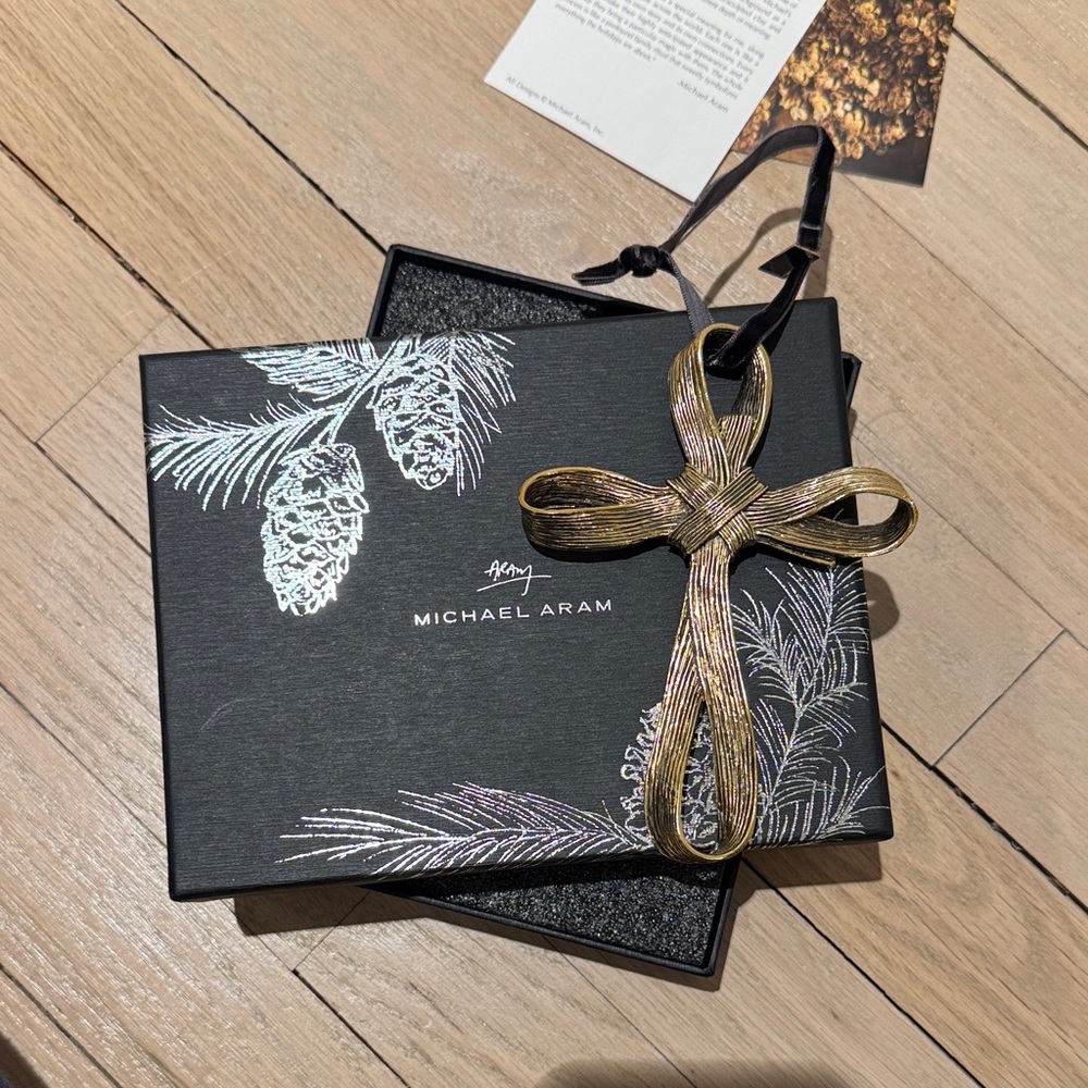 NWT Michael Aram Gold Cross Ornament
